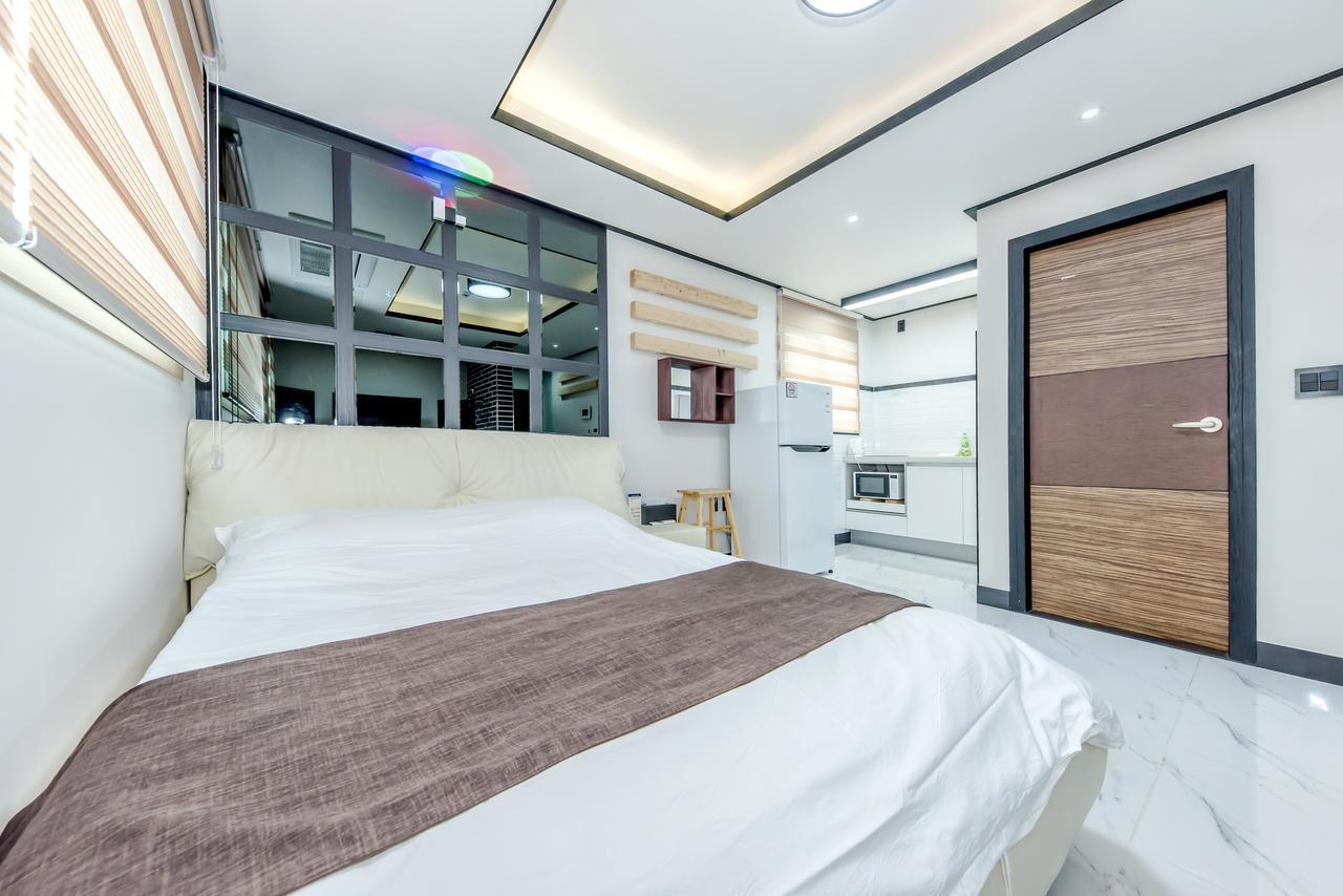סאוגוויפו Jeju Skyhill Pension מראה חיצוני תמונה