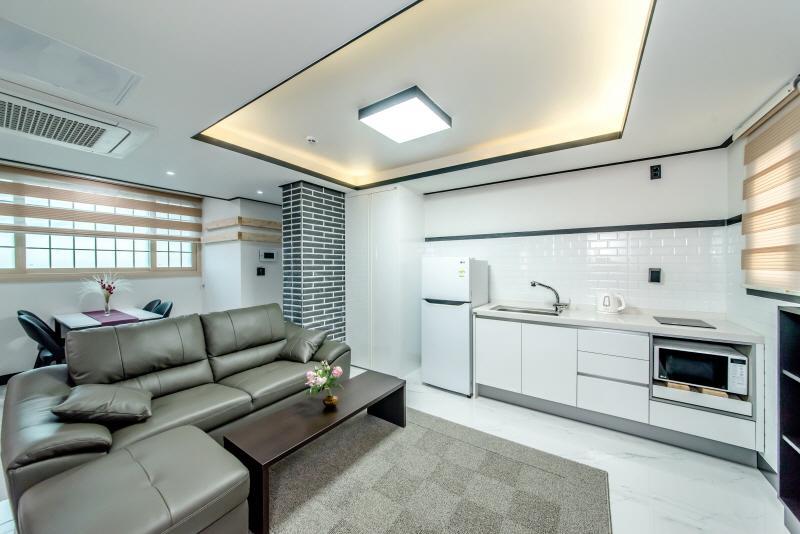 סאוגוויפו Jeju Skyhill Pension מראה חיצוני תמונה