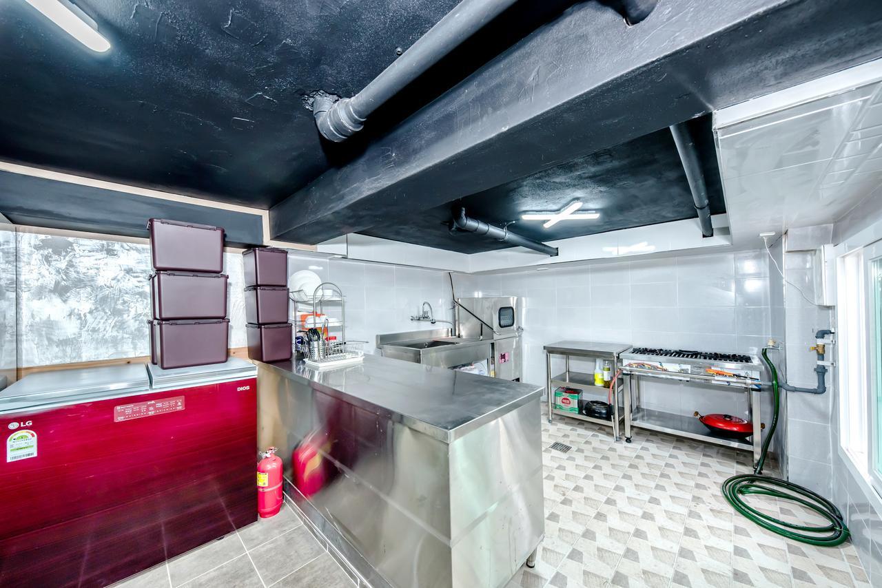 סאוגוויפו Jeju Skyhill Pension מראה חיצוני תמונה