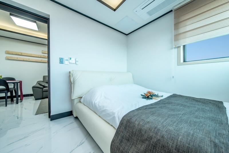 סאוגוויפו Jeju Skyhill Pension מראה חיצוני תמונה