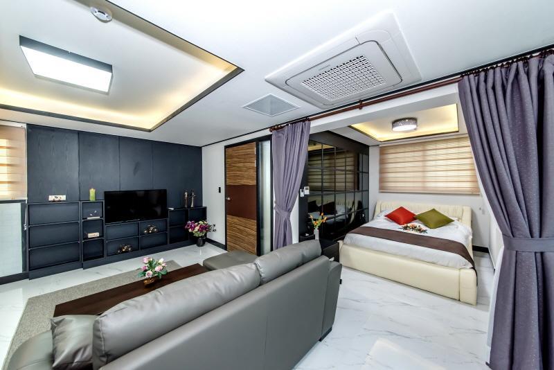 סאוגוויפו Jeju Skyhill Pension מראה חיצוני תמונה