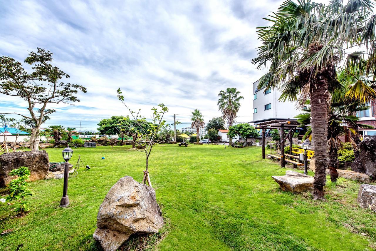 סאוגוויפו Jeju Skyhill Pension מראה חיצוני תמונה